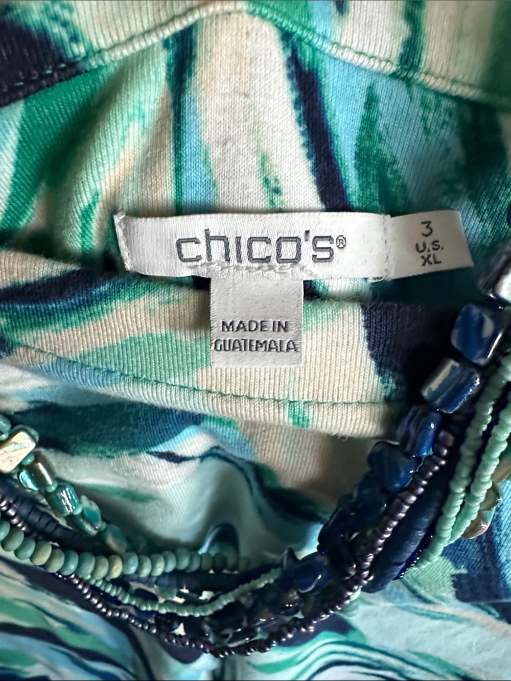 Chico's Blue & Teal Printed Short Sleeve Top w/ Matching Beaded Necklace, sz XL - Picture 2 of 5